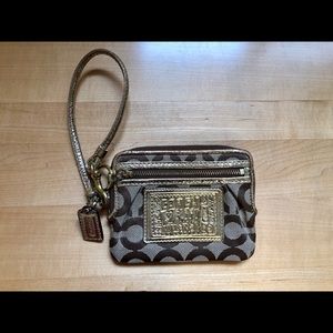 Coach Poppy Wristlet - Gold, Pink lining